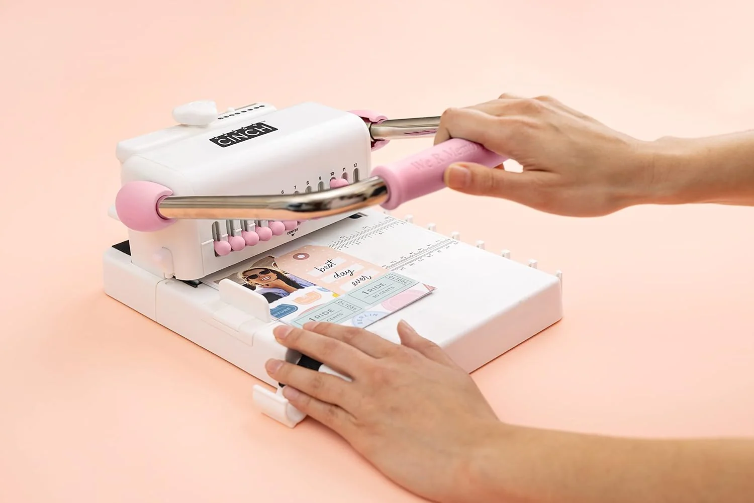 Heidi Swapp Cinch | Máquina de Encuadernación de Agujeros Cuadrados - Image 8