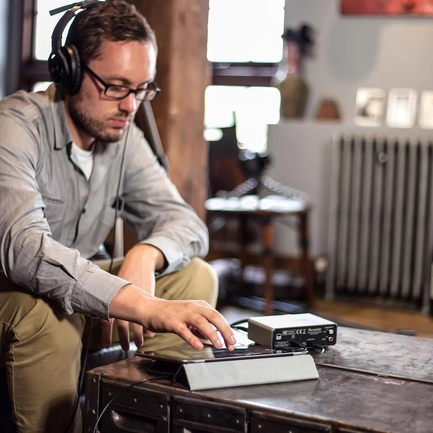 Interfaz de Audio Focusrite iTrack Solo – Compatible con iPad (Lightning), Mac y PC con Preamp Scarlett - Image 2